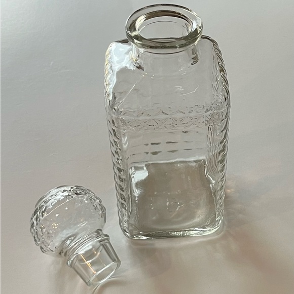 VTG Owens-Illinois Glass Company glass decanter, round intricate stopper - Picture 10 of 14